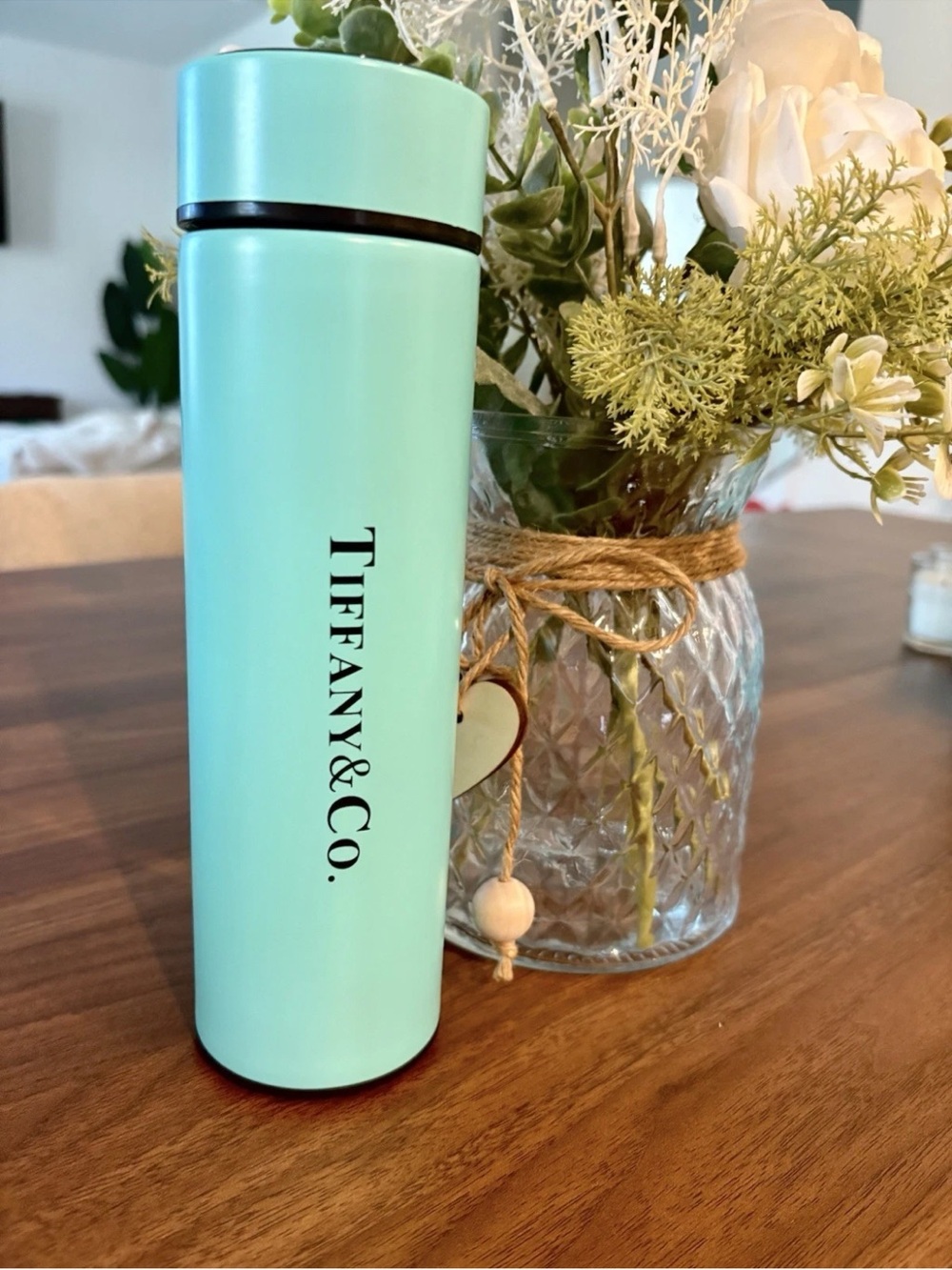 Tiffany & Co Temperature
Controlled Hot Cold Digital Smart
Thermos 16oz New